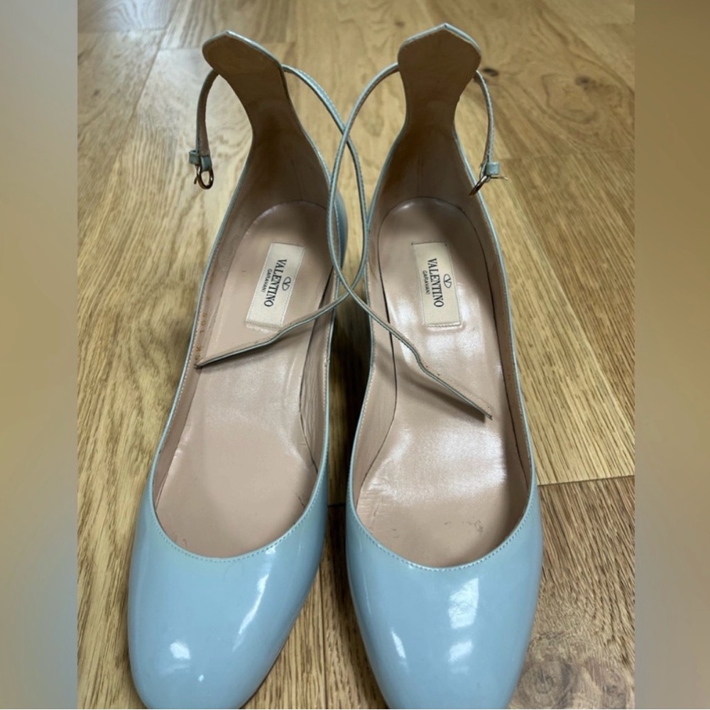 Valentino Garavani Women's Blue Leather Pumps 38 1/2 balletinas GUC